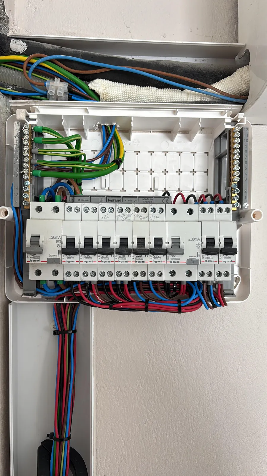travaux électriques réalisés par JERAFA